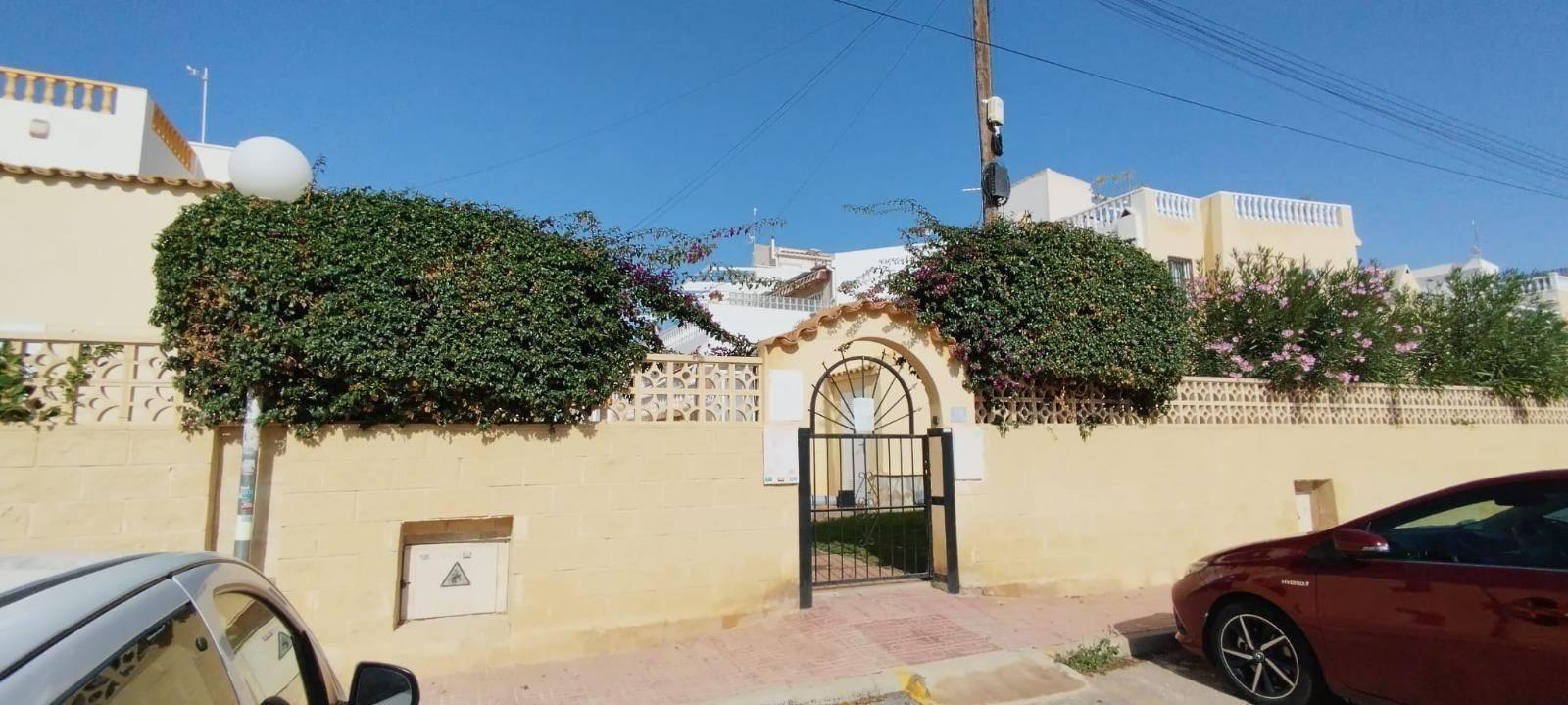 BUNGALOW  EN ALICANTE,ORIHUELA COSTA