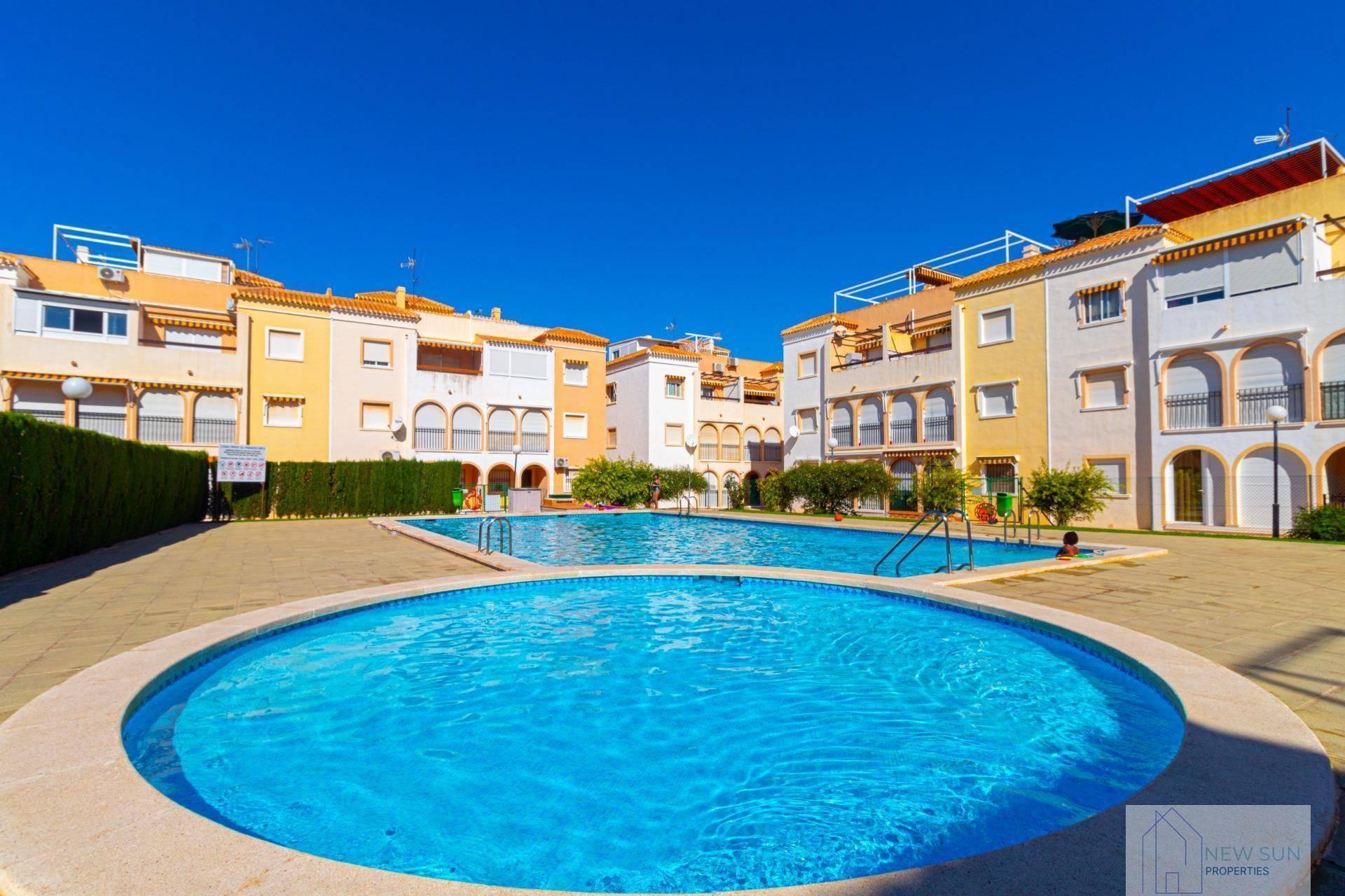 BUNGALOW  EN ALICANTE,TORREVIEJA