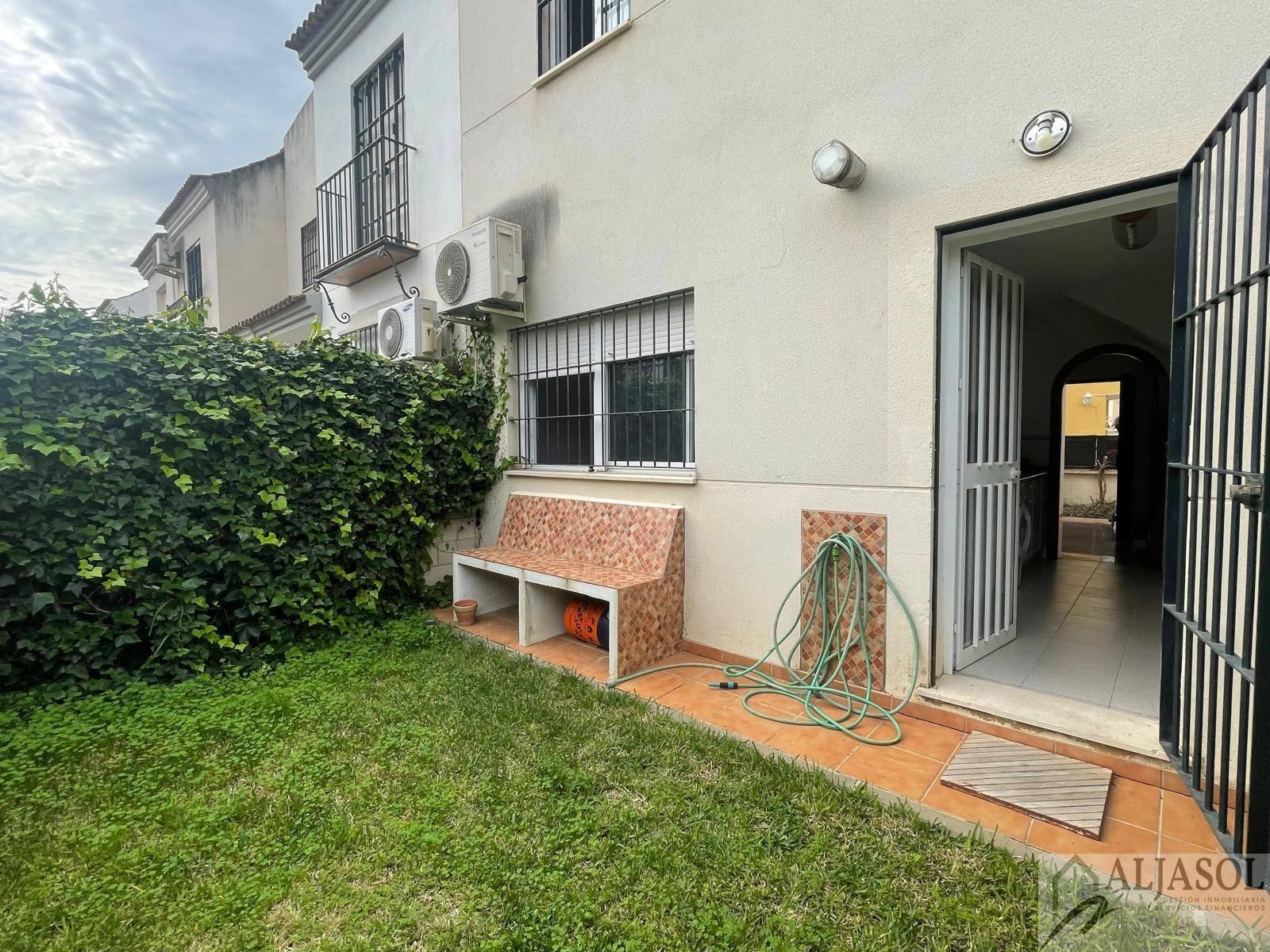 CASA ADOSADO EN SEVILLA,UMBRETE