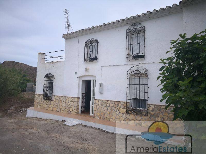 CASA  EN ALMERíA,ARBOLEAS