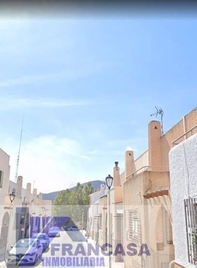 CASA  EN ALMERíA,DALíAS