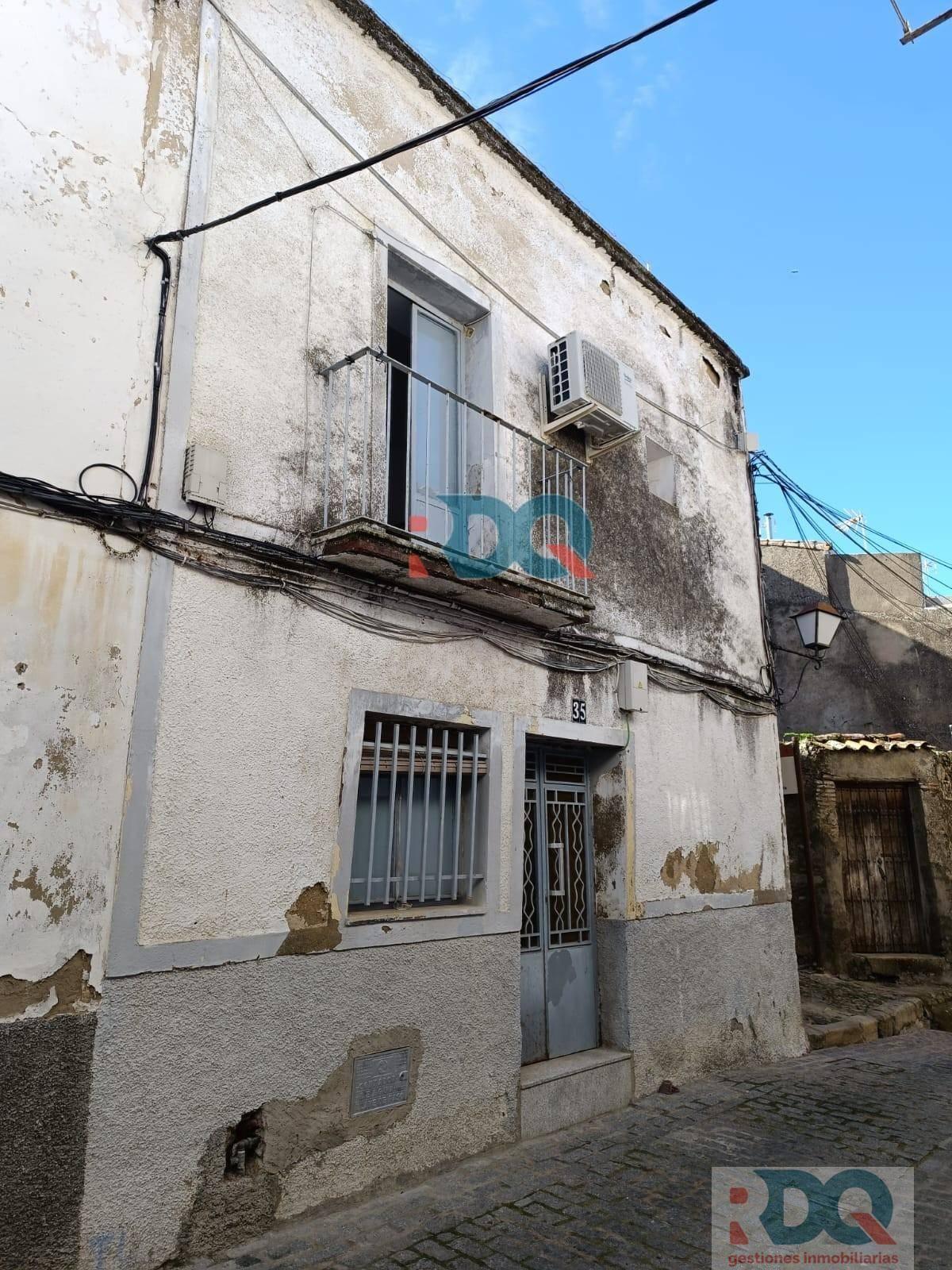 CASA  EN BADAJOZ,ALBURQUERQUE