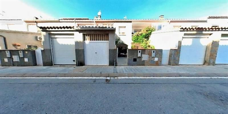 CASA EN VENTA DE 131 M2 EN CALLE MERCAT COMú EN PIERA