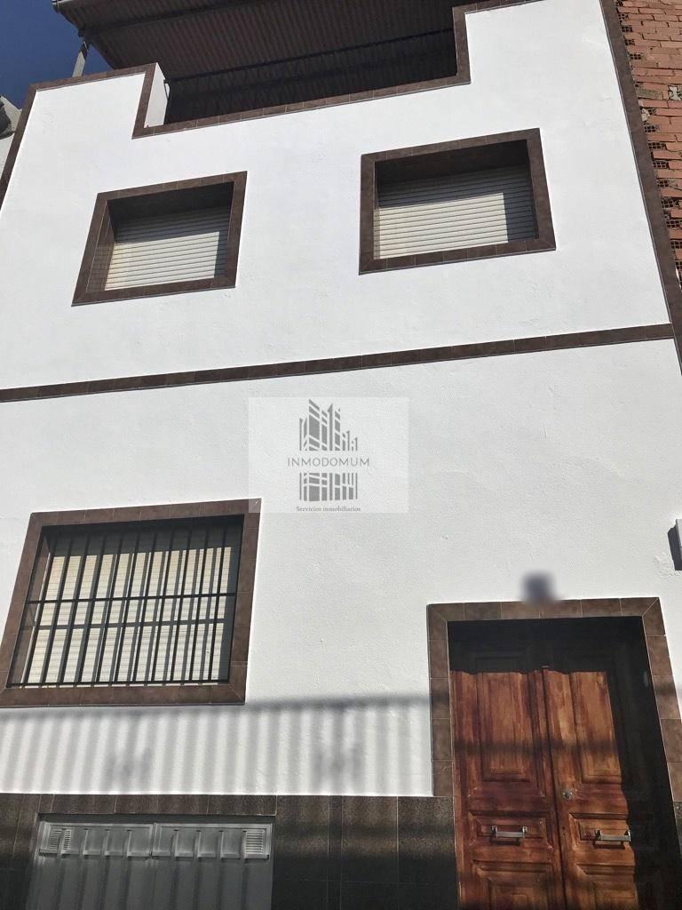 CASA PAREADO EN BADAJOZ,SALVALEóN
