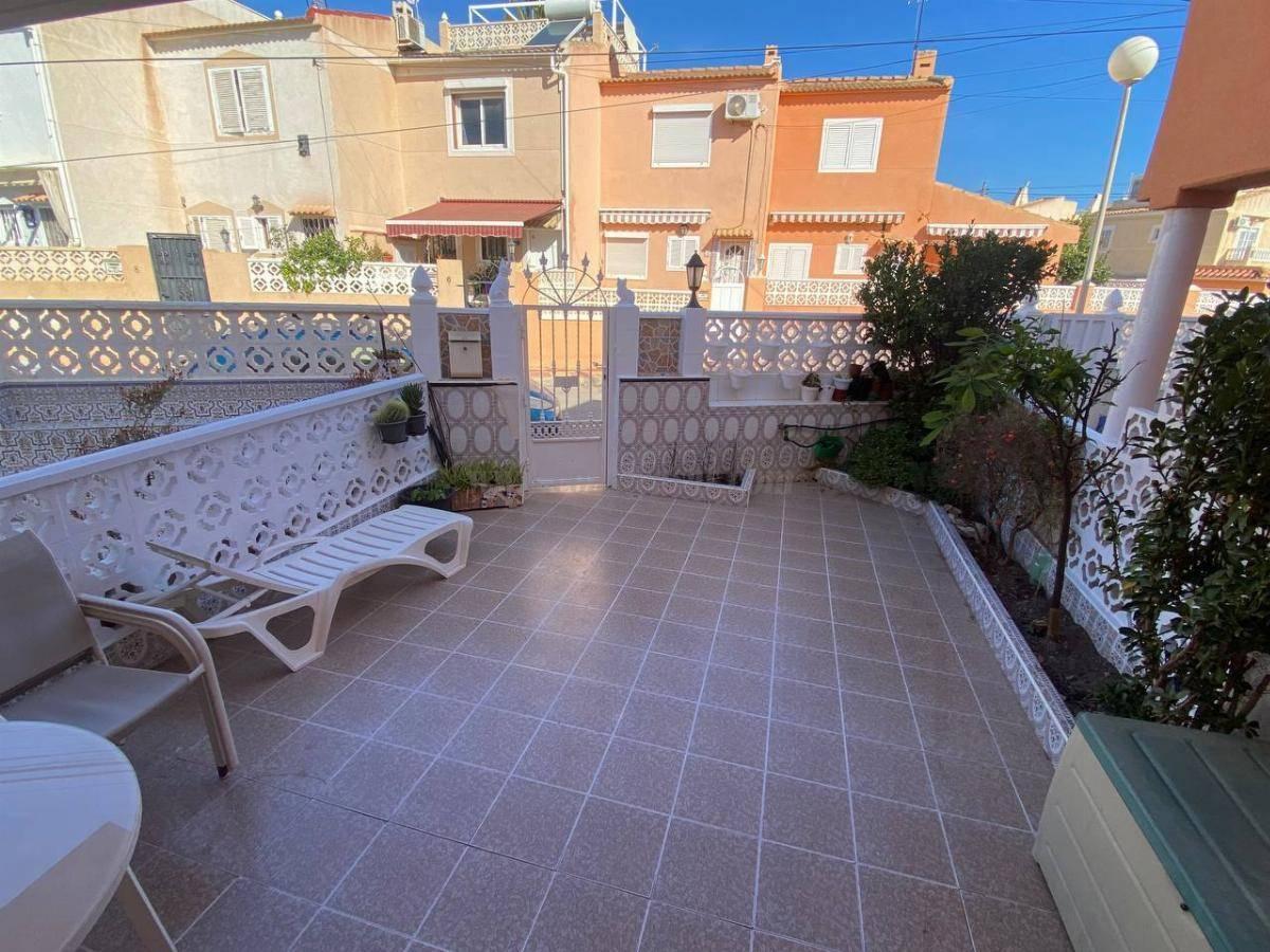 CHALET ADOSADO EN ALICANTE,TORREVIEJA
