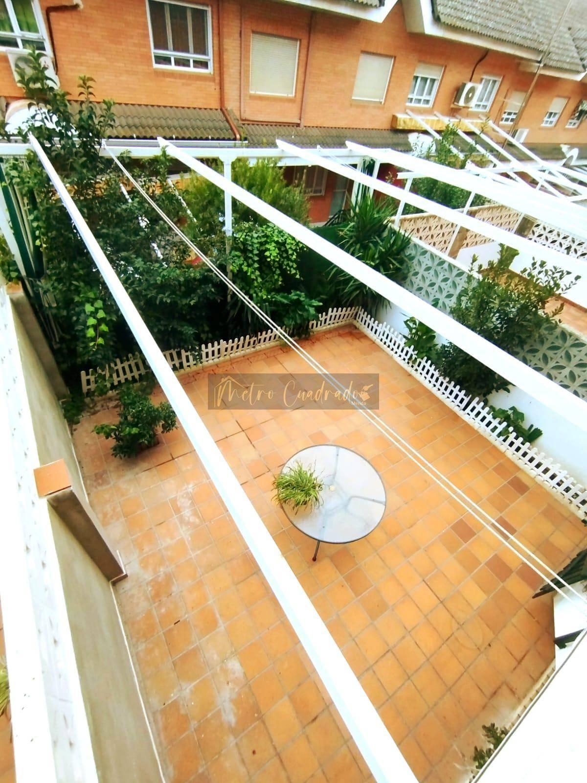 CHALET ADOSADO EN BADAJOZ,MéRIDA