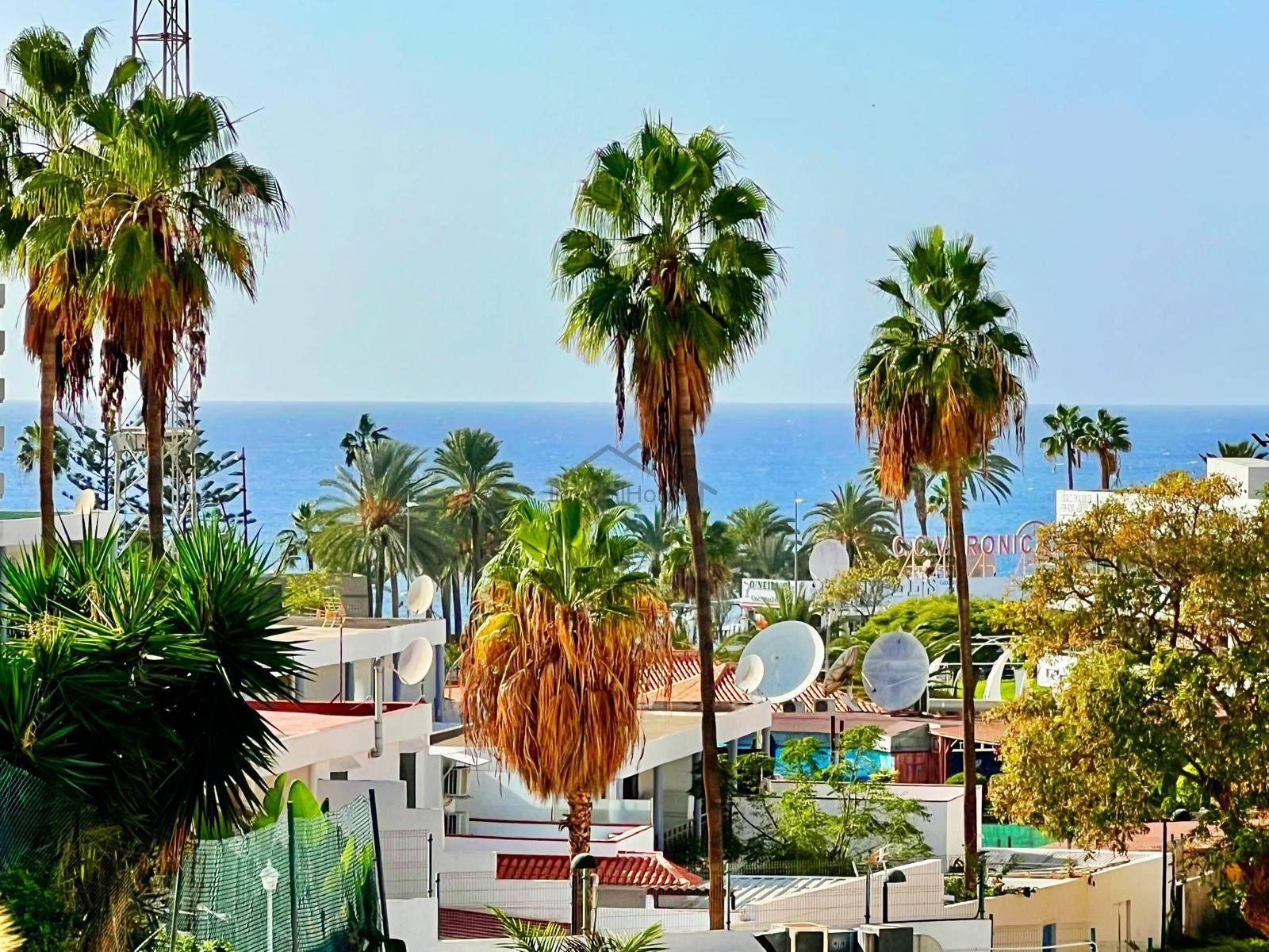 CHALET ADOSADO EN TENERIFE,ADEJE