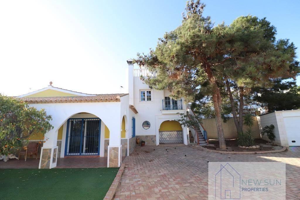 CHALET  EN ALICANTE,ORIHUELA COSTA