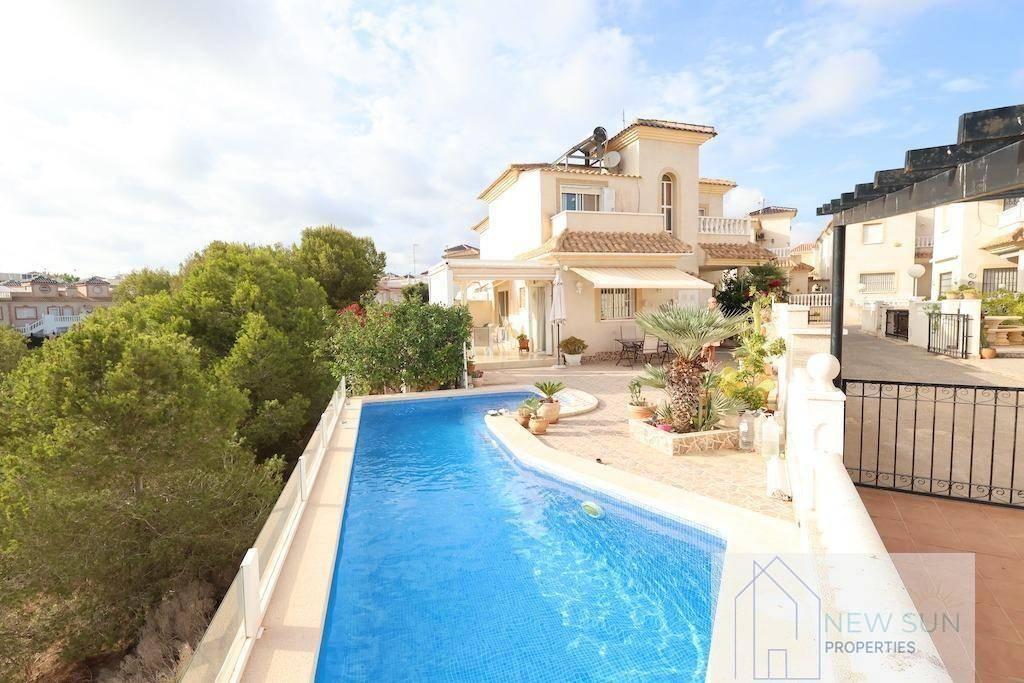 CHALET  EN ALICANTE,ORIHUELA COSTA