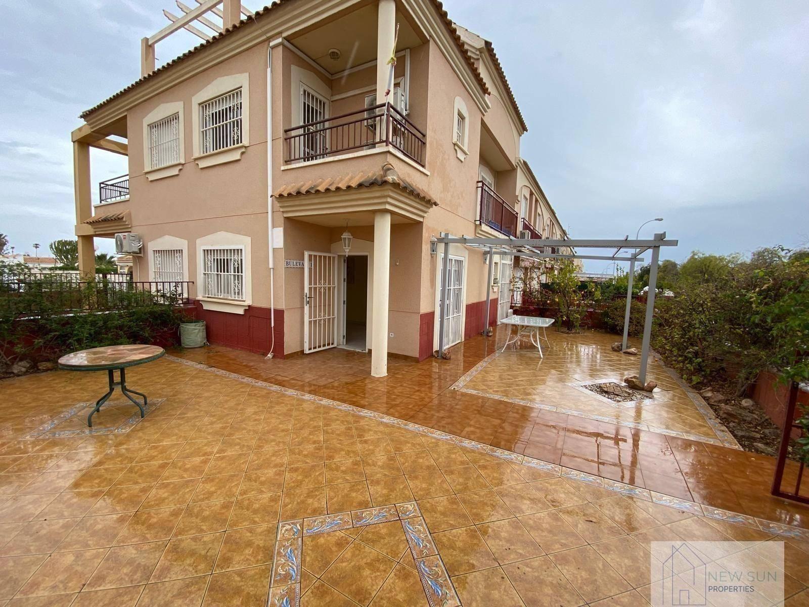 CHALET  EN ALICANTE,TORREVIEJA