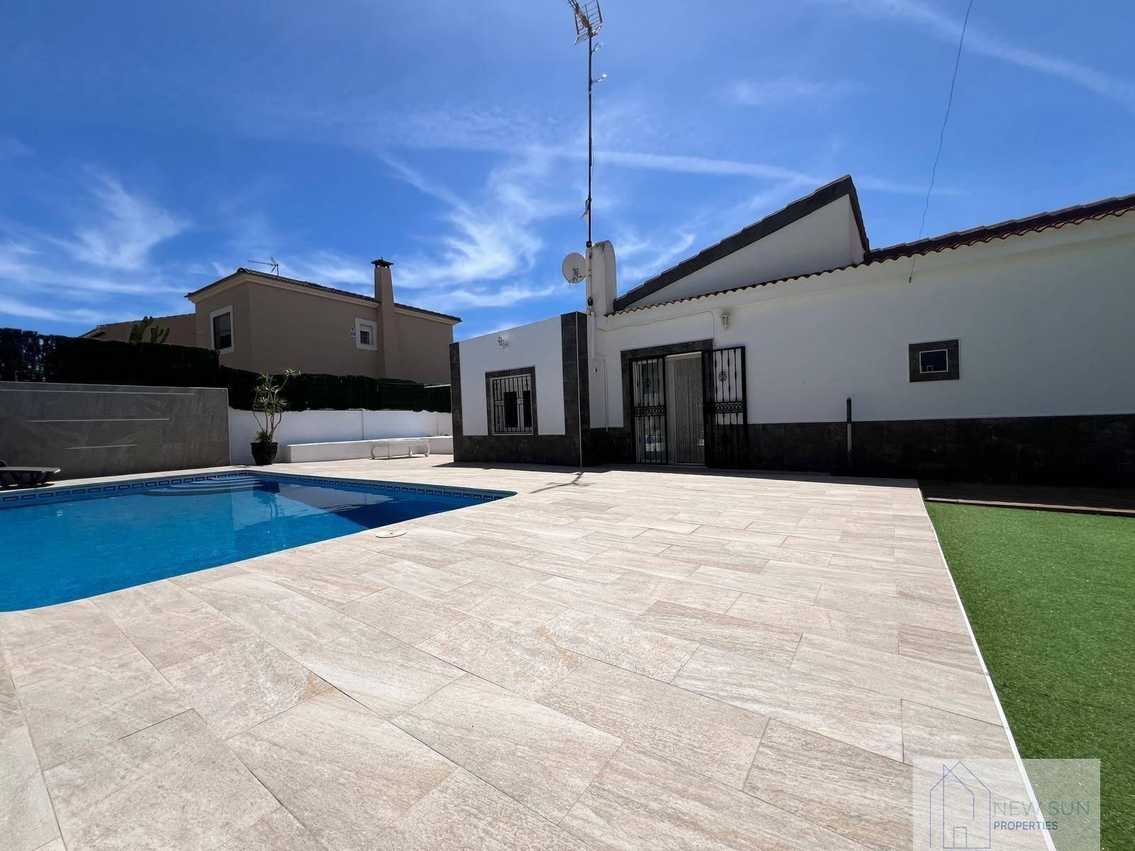 CHALET  EN ALICANTE,TORREVIEJA