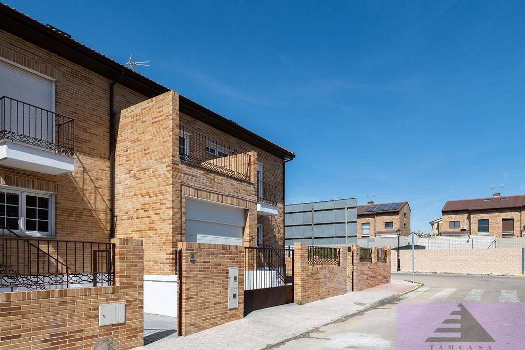 CHALET  EN TOLEDO,UGENA