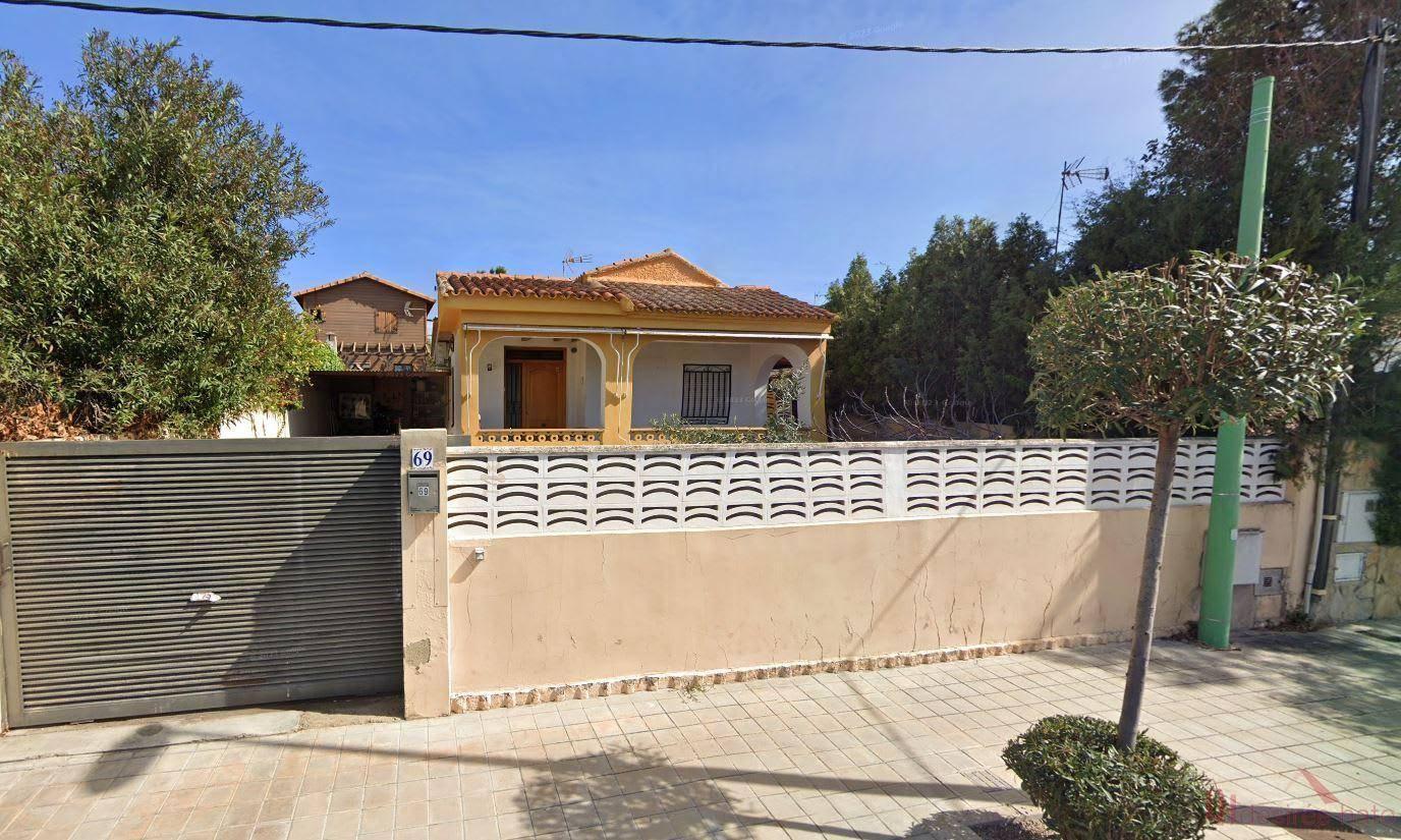 CHALET  EN VALENCIA,L´ELIANA