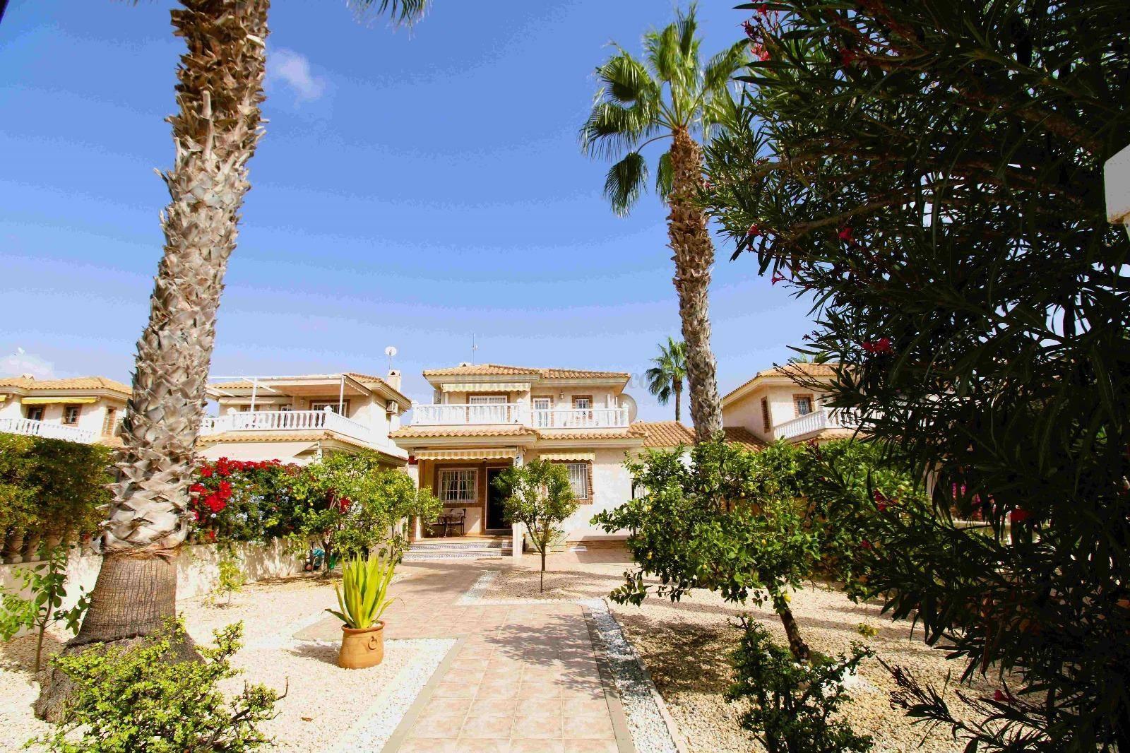 CHALET INDEPENDIENTE EN ALICANTE,ORIHUELA COSTA
