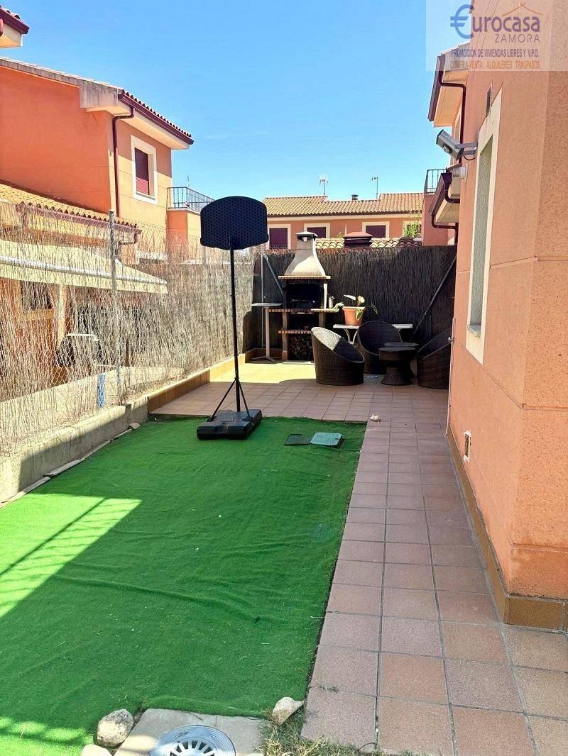 CHALET PAREADO EN ZAMORA,MORALEJA DEL VINO