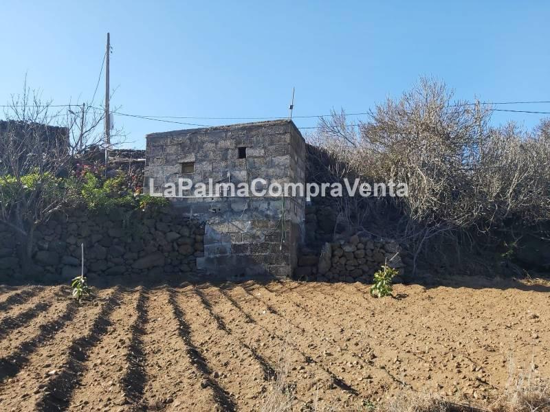 ID-514  CASA CON PARA ARREGLAR CON TERRENO NEL HIERRO   SI QUIERES UN PEDAZO DE TERRENO CON UN PAJER