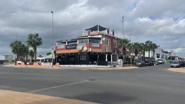 LOCAL  EN ALICANTE,ORIHUELA COSTA