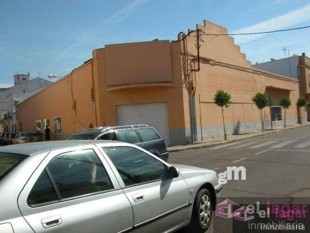 LOCAL  EN BADAJOZ,MONTIJO