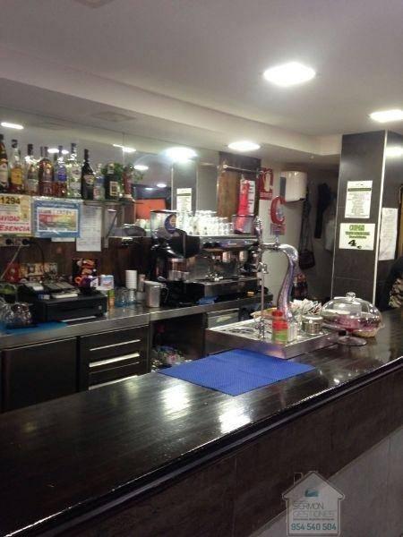 LOCAL  EN SEVILLA,CASTILLEJA DE LA CUESTA