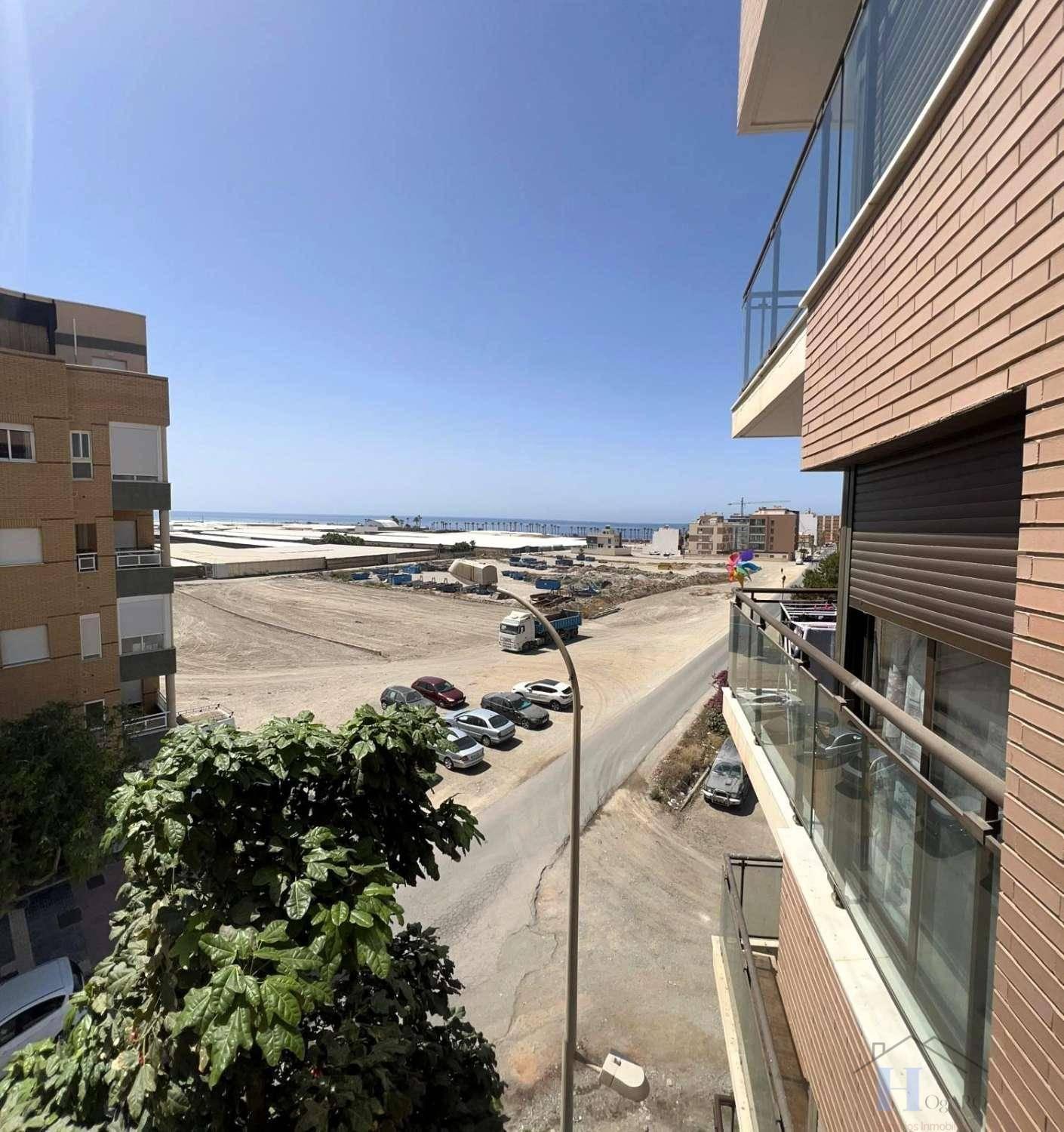 PISO  EN ALMERíA,ADRA