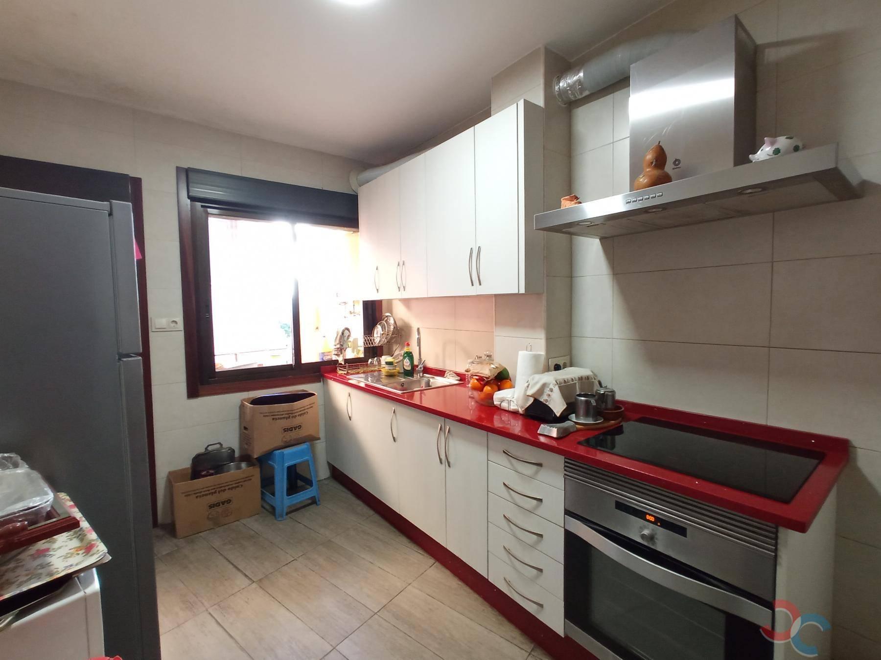 PISO  EN PONTEVEDRA,MARíN