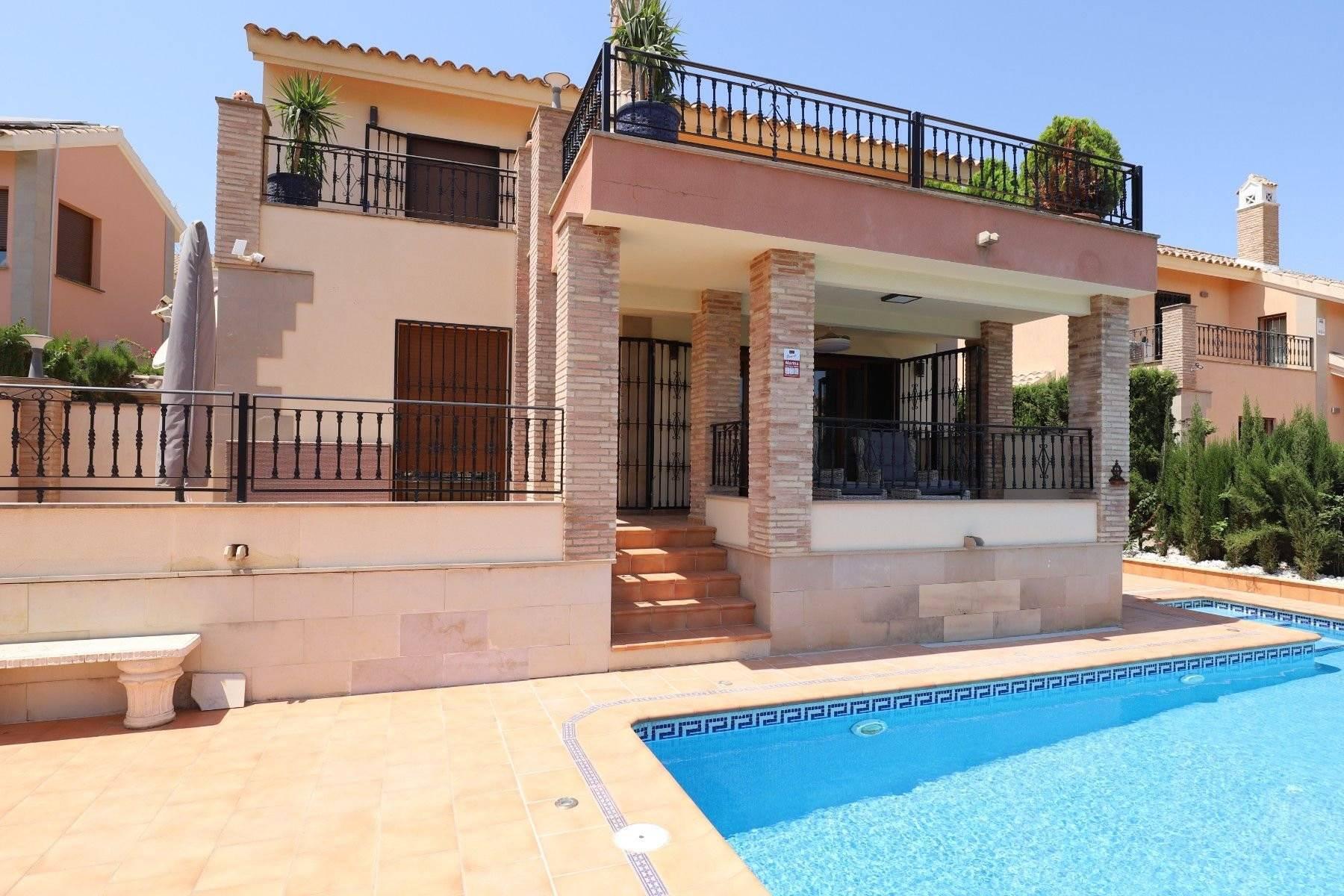 VILLA  EN ALICANTE,ALGORFA