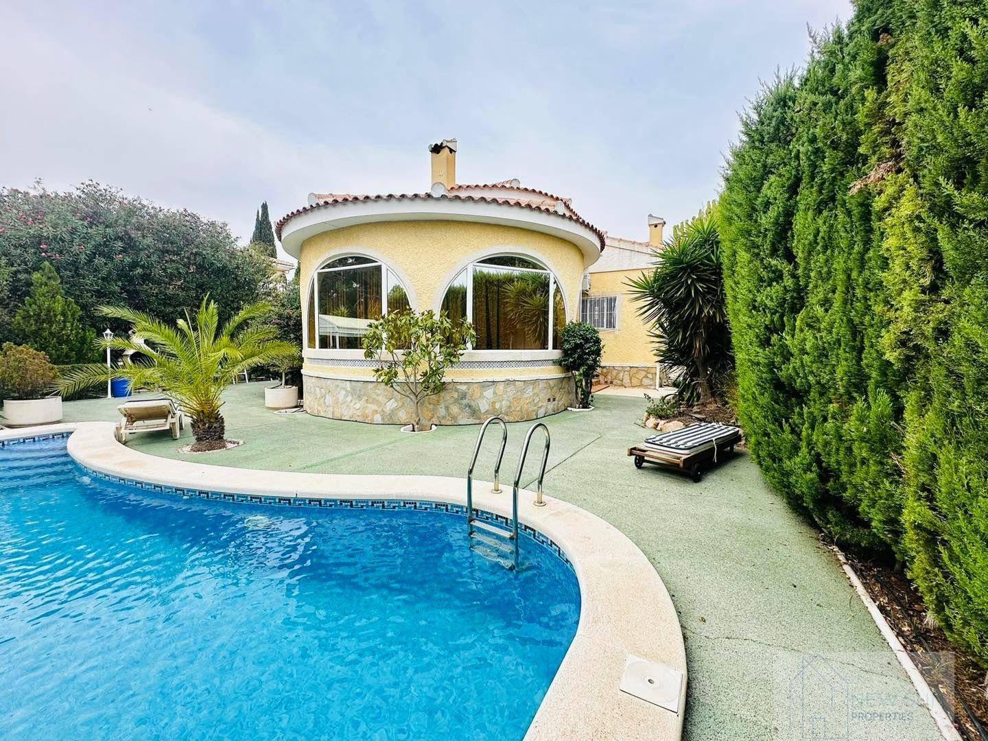 VILLA  EN ALICANTE,CIUDAD QUESADA