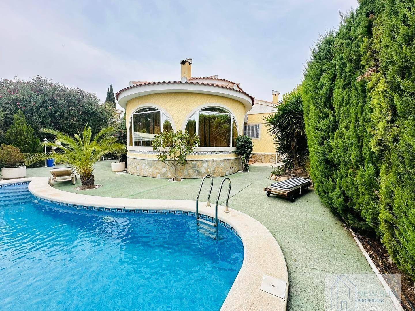 VILLA  EN ALICANTE,CIUDAD QUESADA