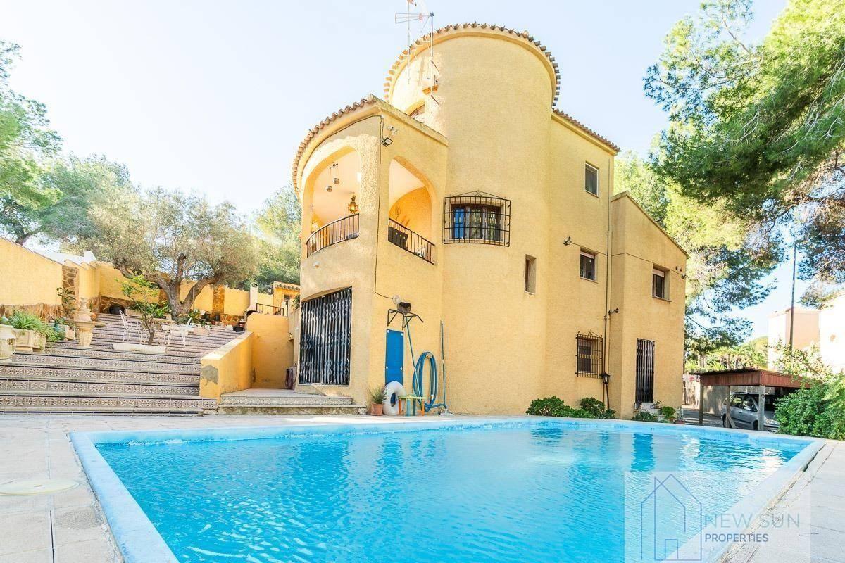 VILLA  EN ALICANTE,ORIHUELA COSTA