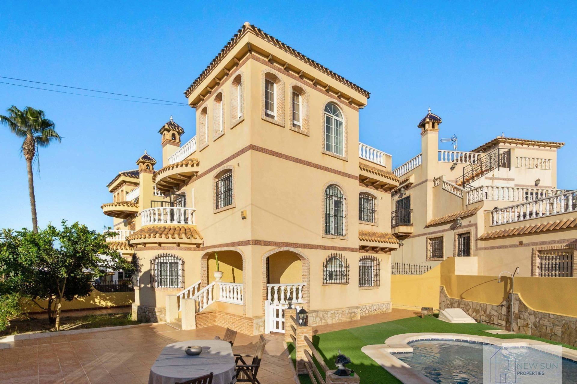 VILLA  EN ALICANTE,ORIHUELA COSTA