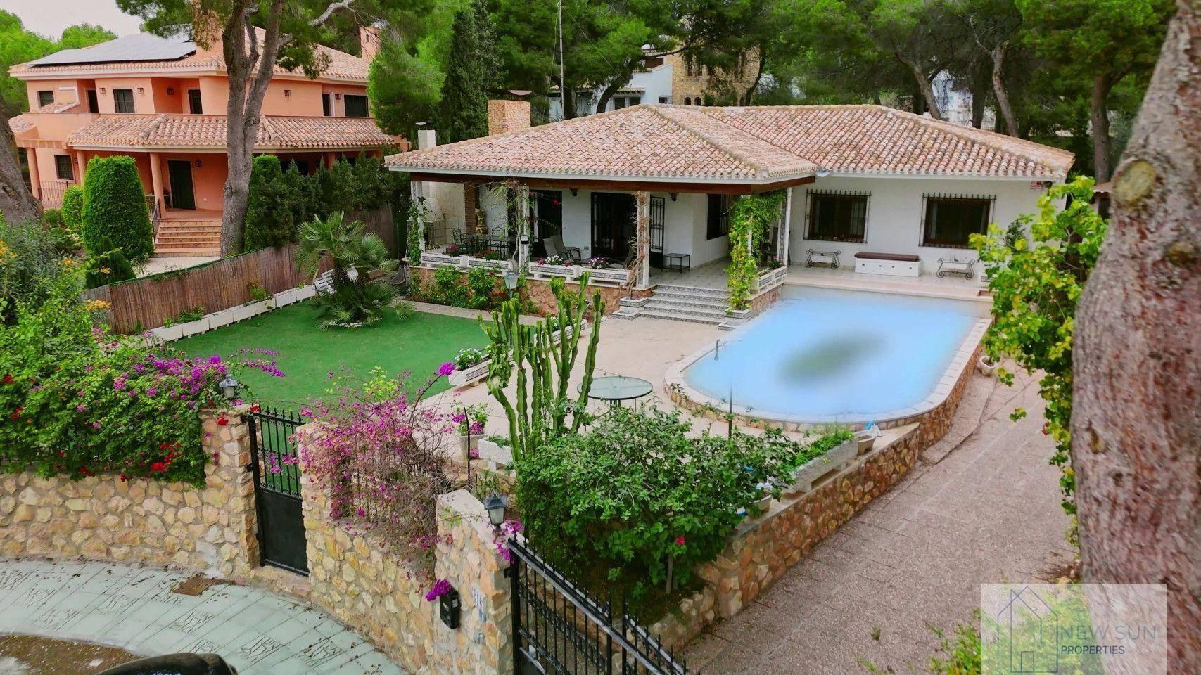 VILLA  EN ALICANTE,ORIHUELA COSTA