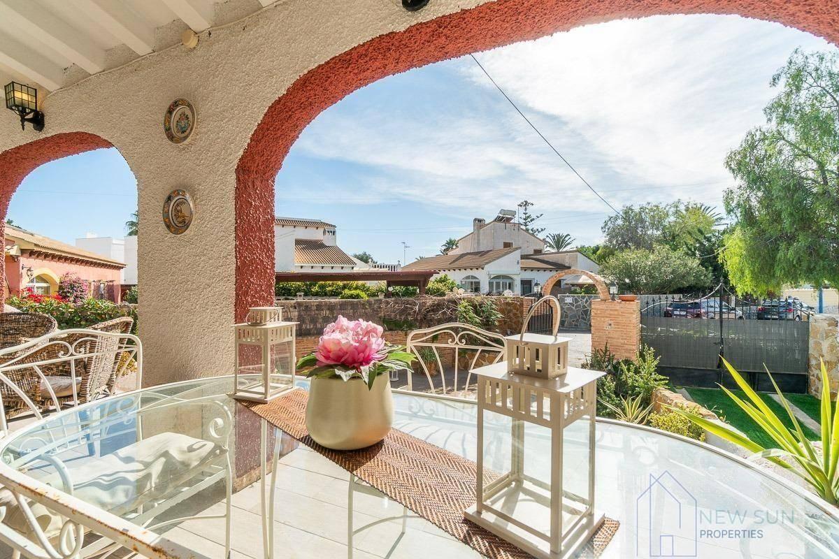 VILLA  EN ALICANTE,ORIHUELA COSTA