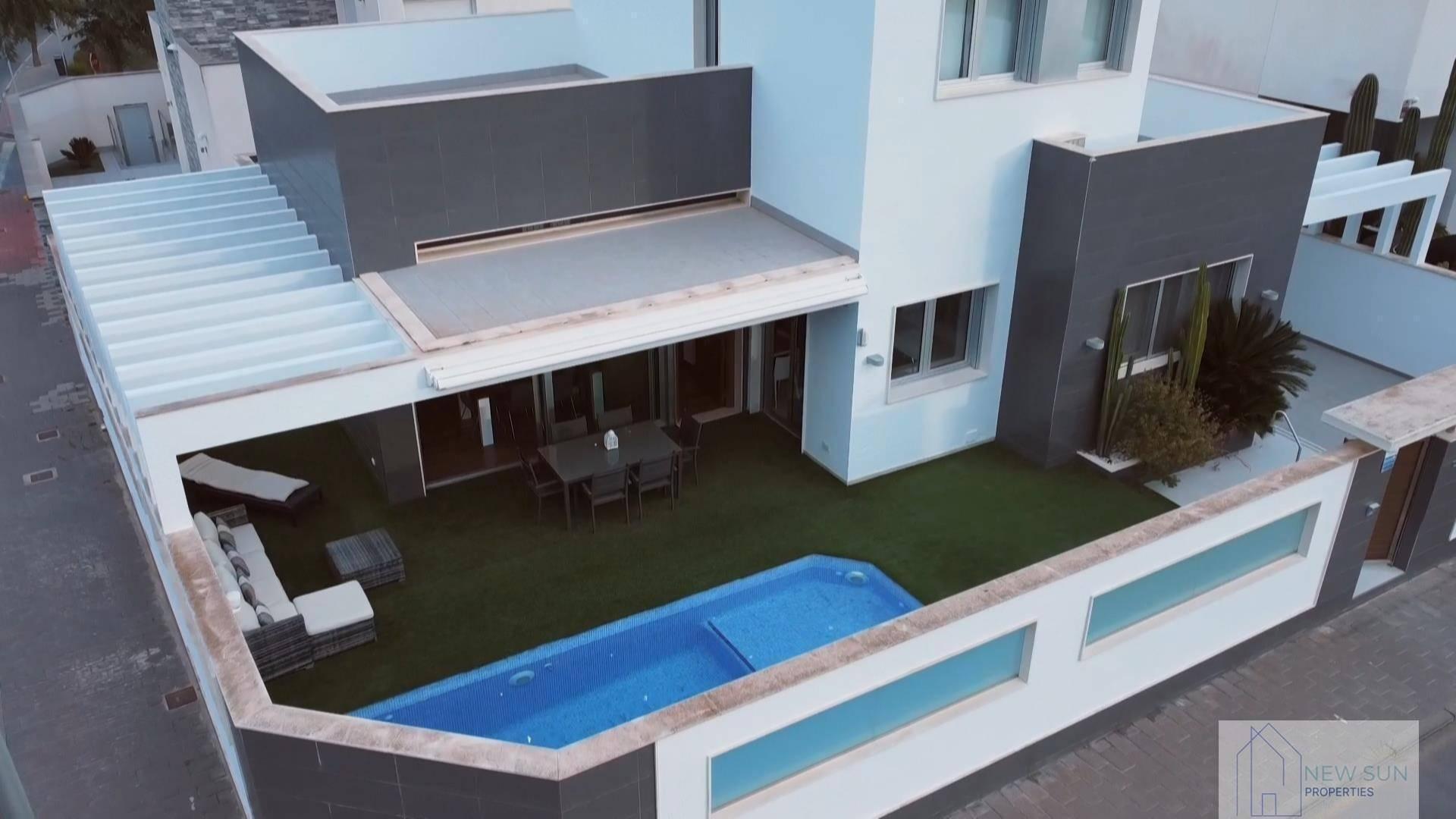 VILLA  EN ALICANTE,PILAR DE LA HORADADA