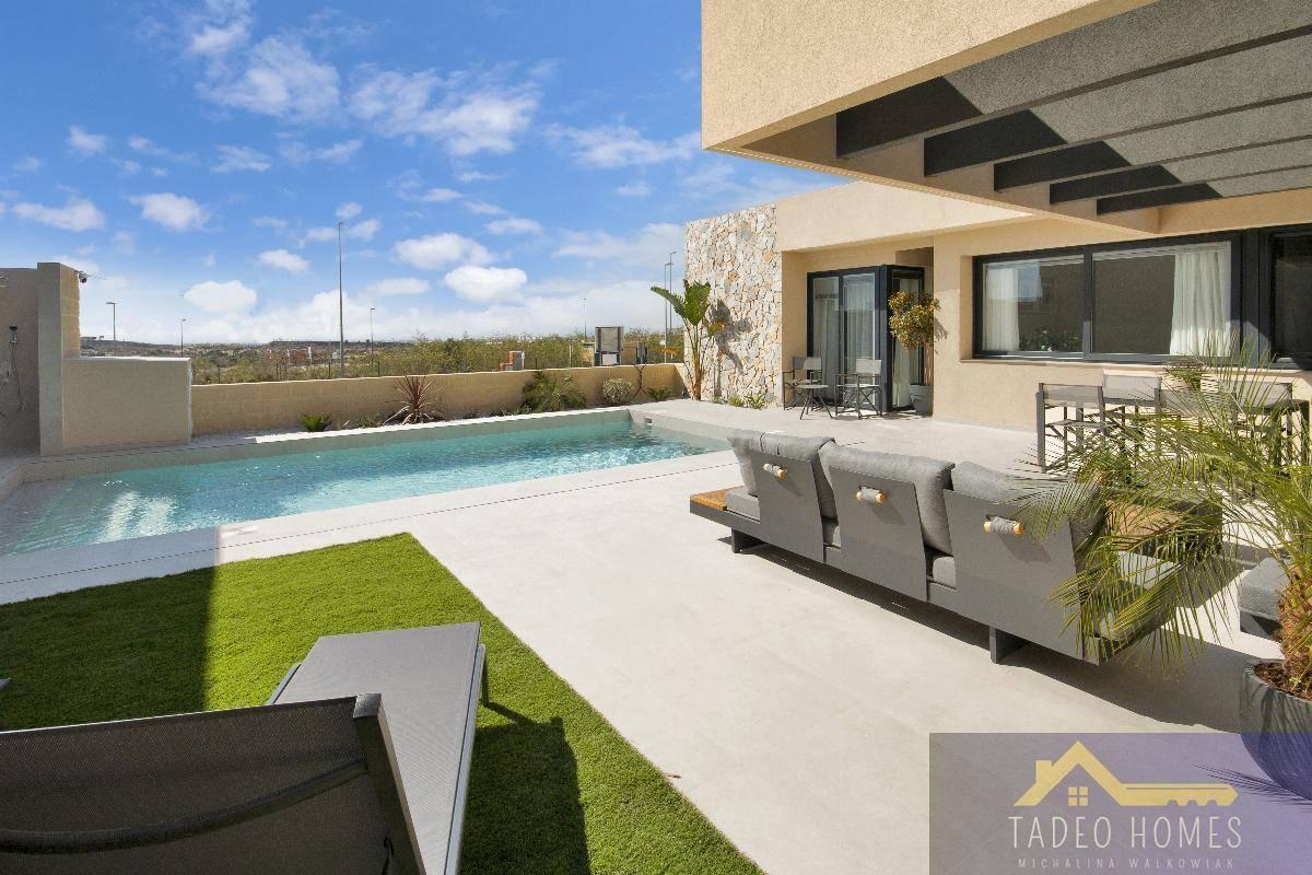 VILLA UNIFAMILIAR EN MURCIA,BAñOS Y MENDIGO
